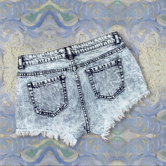 Blue spice acid wash denim distressed cut off shorts size 3 - Picture 2 of 3